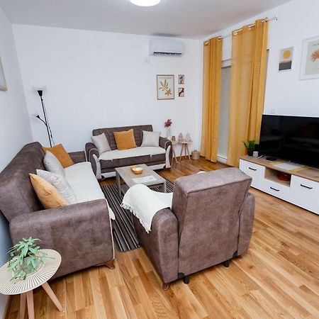 Elegant Escape Podgorica Appartement Buitenkant foto