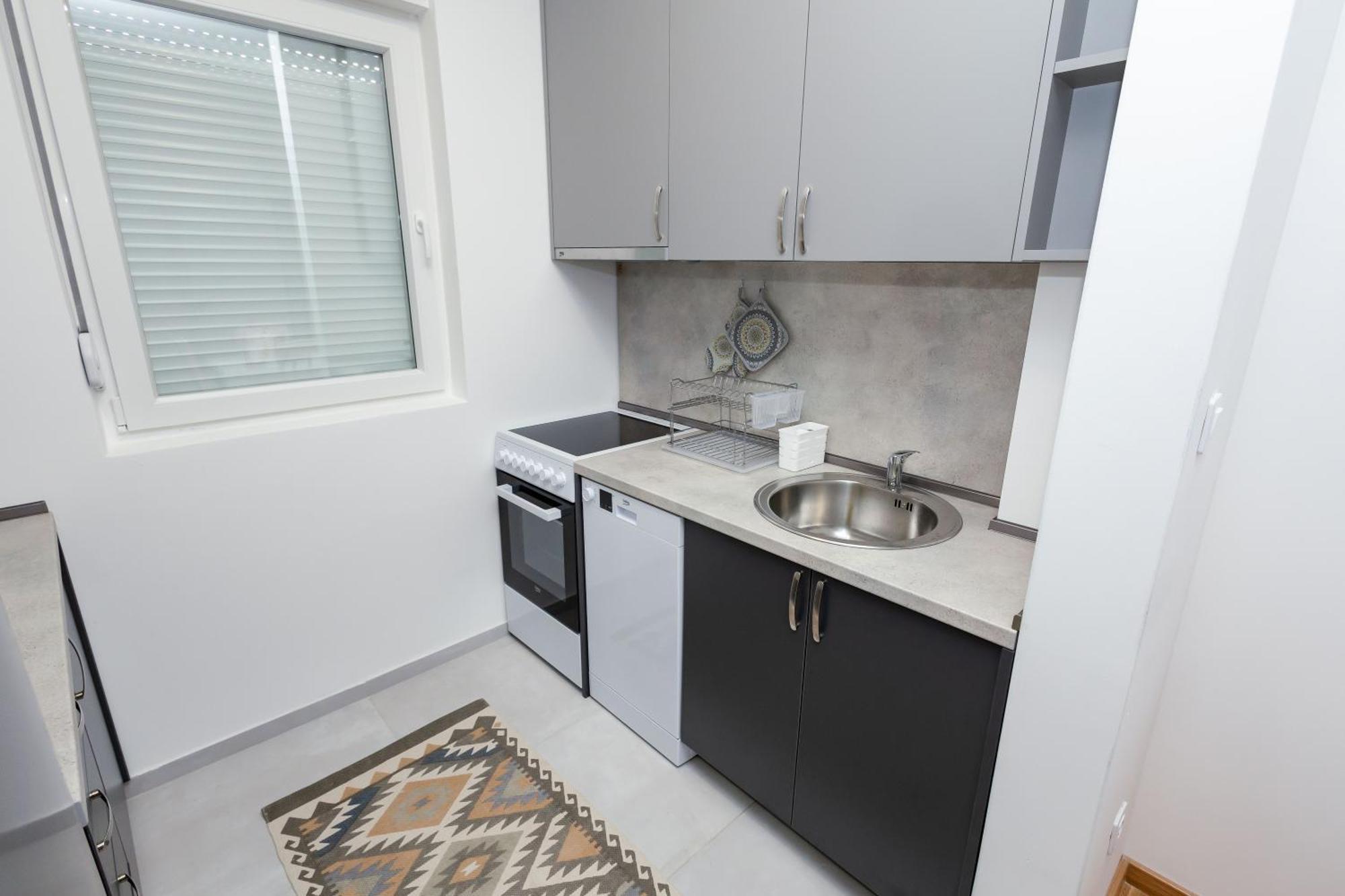 Elegant Escape Podgorica Appartement Buitenkant foto