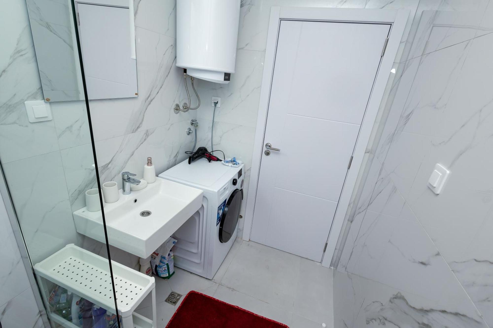 Elegant Escape Podgorica Appartement Buitenkant foto