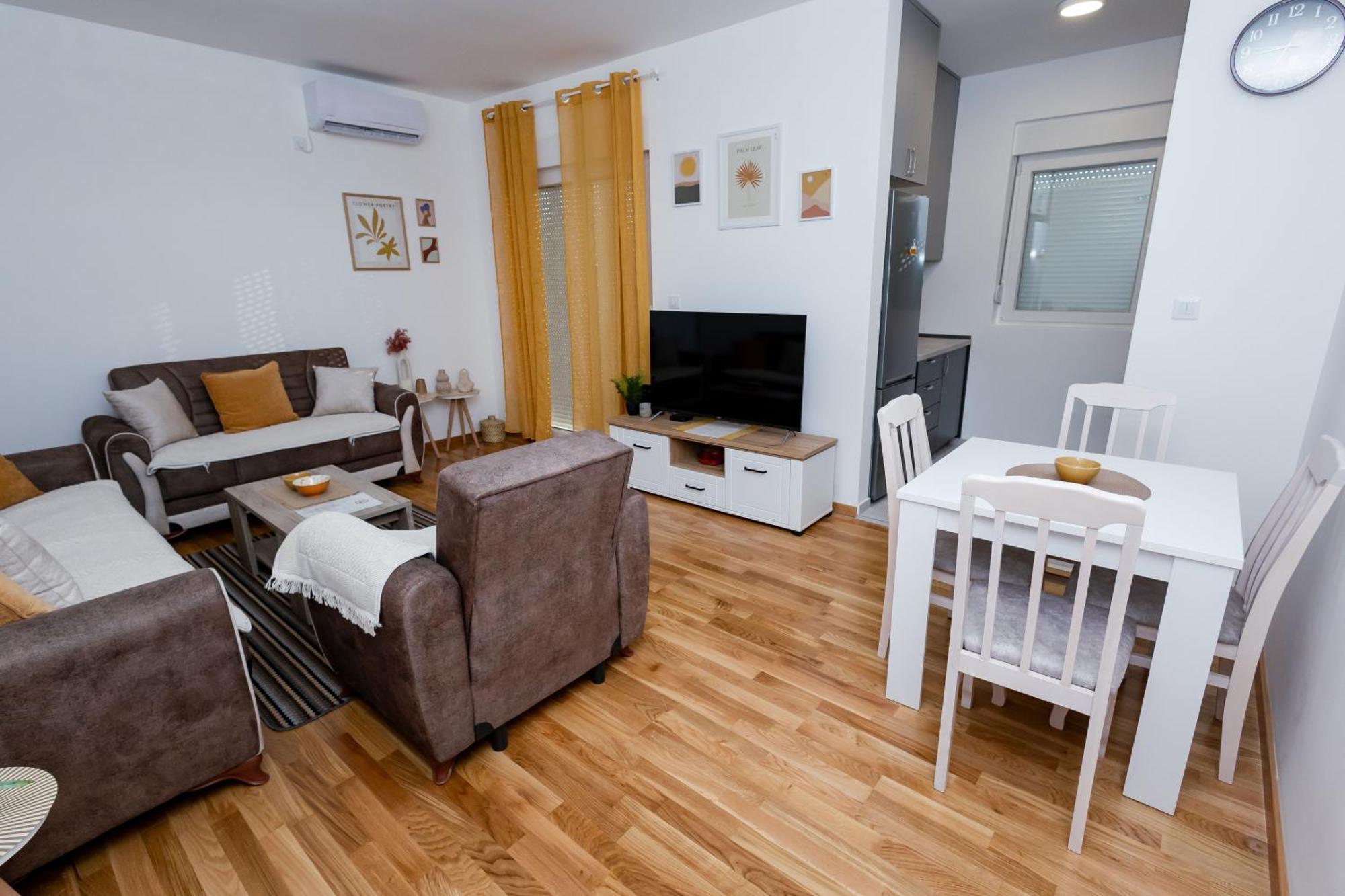 Elegant Escape Podgorica Appartement Buitenkant foto
