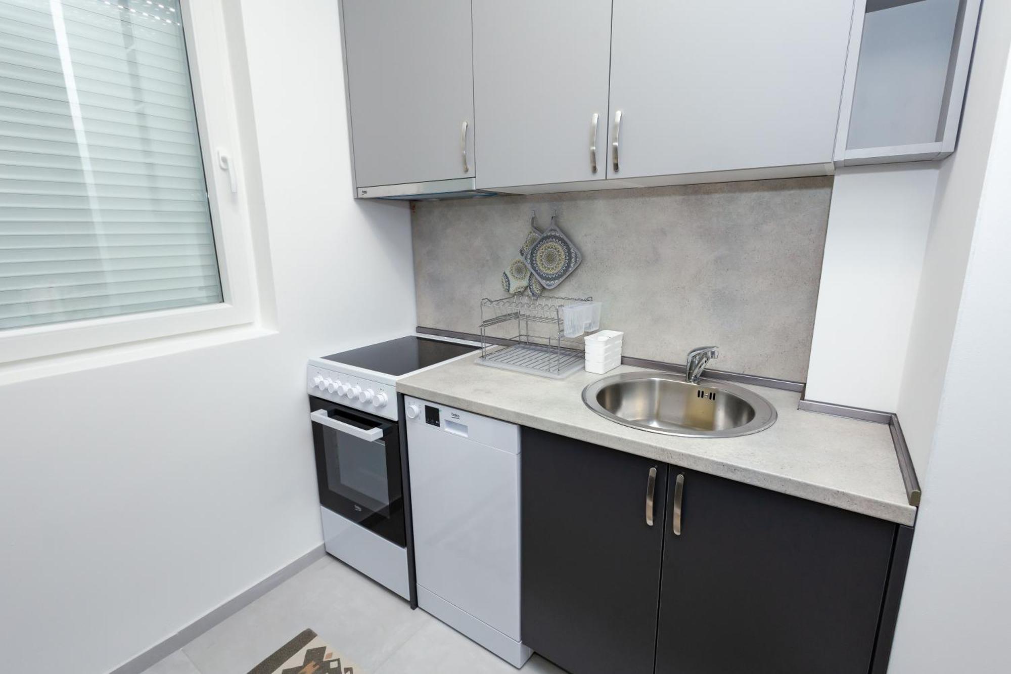 Elegant Escape Podgorica Appartement Buitenkant foto