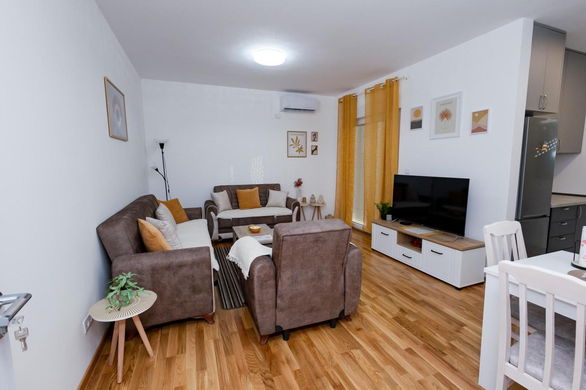Elegant Escape Podgorica Appartement Buitenkant foto